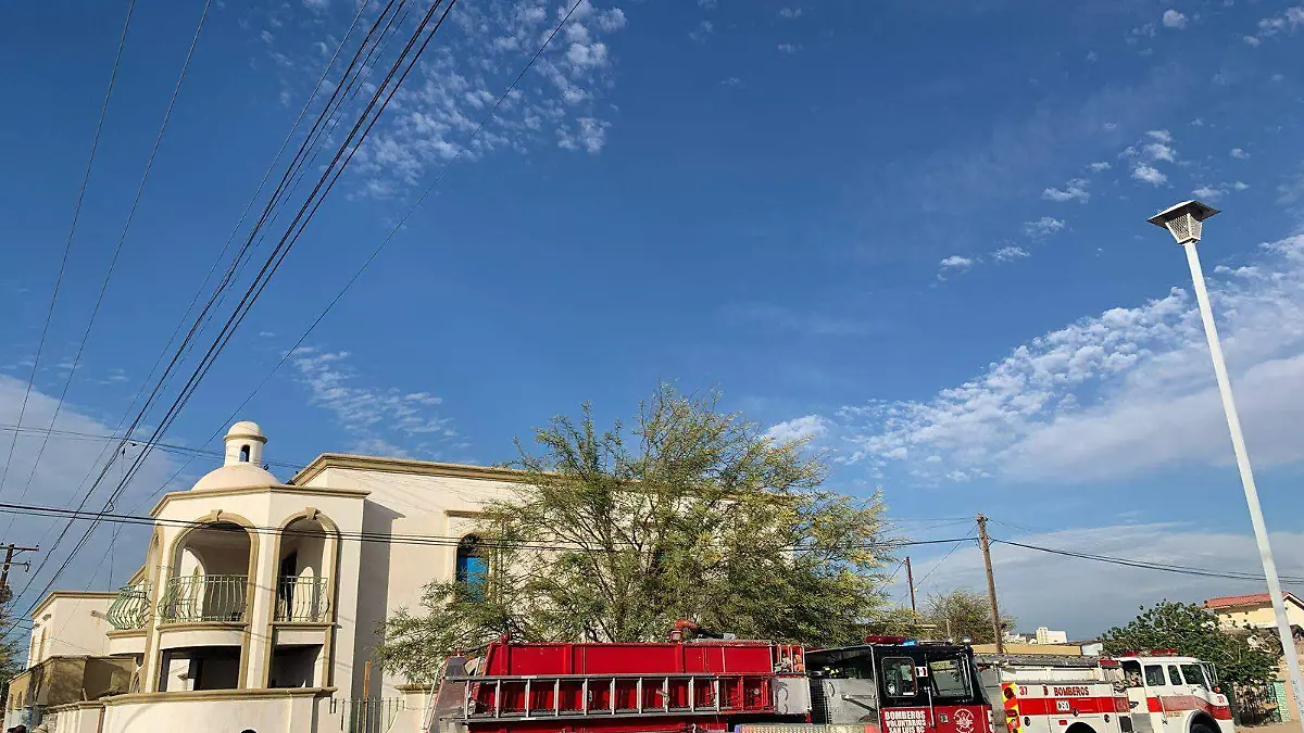 incendio en una casa grande